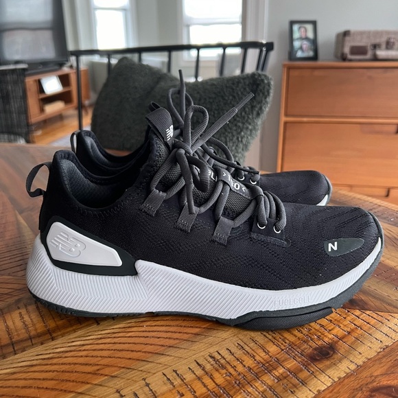 New Balance Women’s FuelCell Trainer v2 - Size 9 - Picture 4 of 7